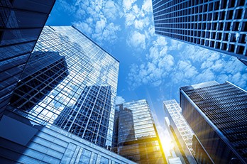 大型ビルは「空室率1%台」の貸し手市場へ。 ビルオーナーが取り残されないための“選ばれる”新戦略